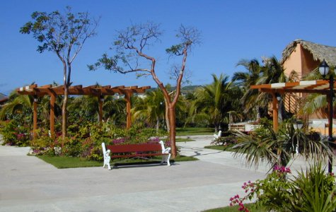 Gardens-4.jpg 40.61 K