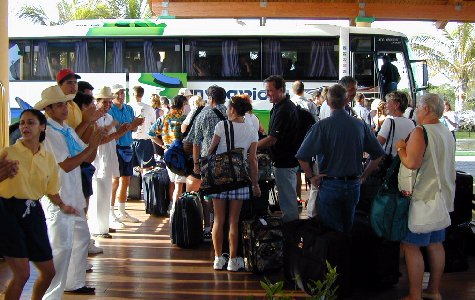 farewell-party-4.jpg 51.77 K